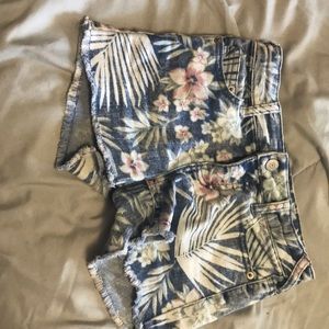 Printed denim shorts